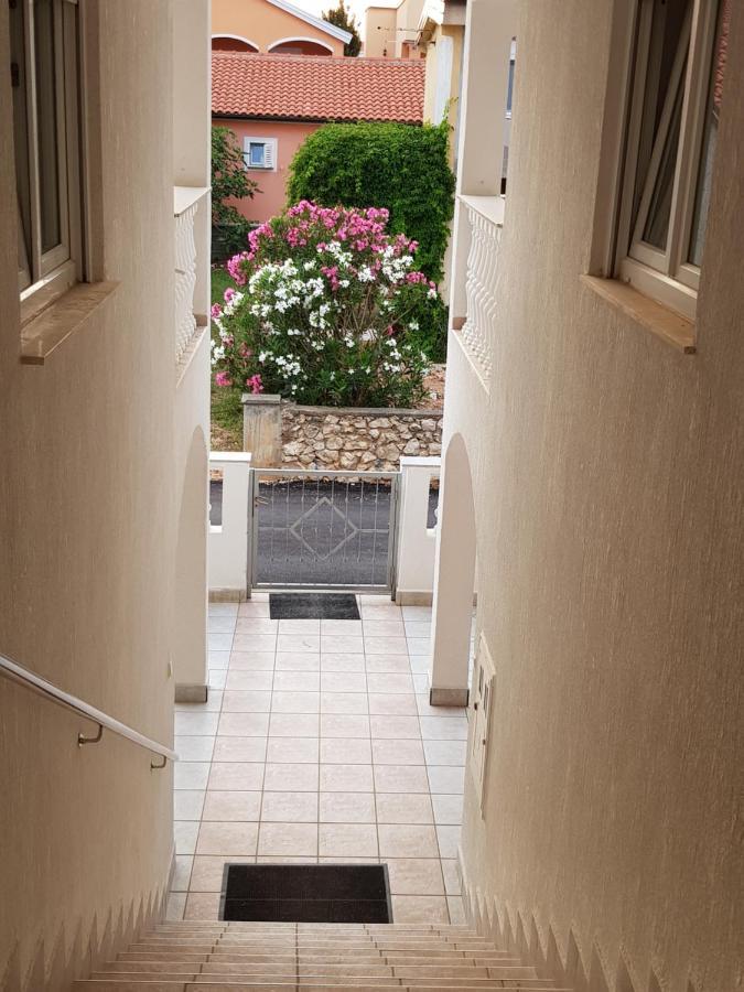 Apartment Excelente Vir Exterior photo